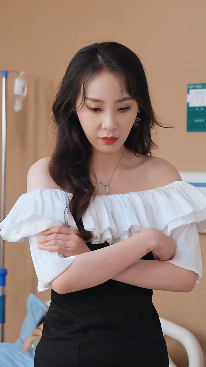 贬值之美女主播爱上我第01集