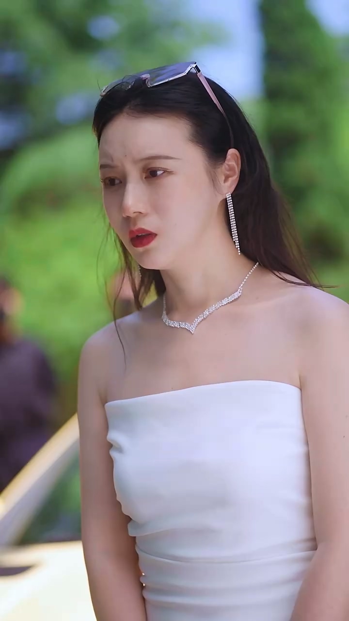 霸道女总裁的超级尊王第02集