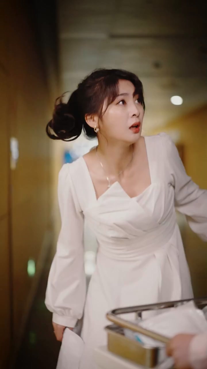 离婚后，顾少死皮赖脸缠着我第01集